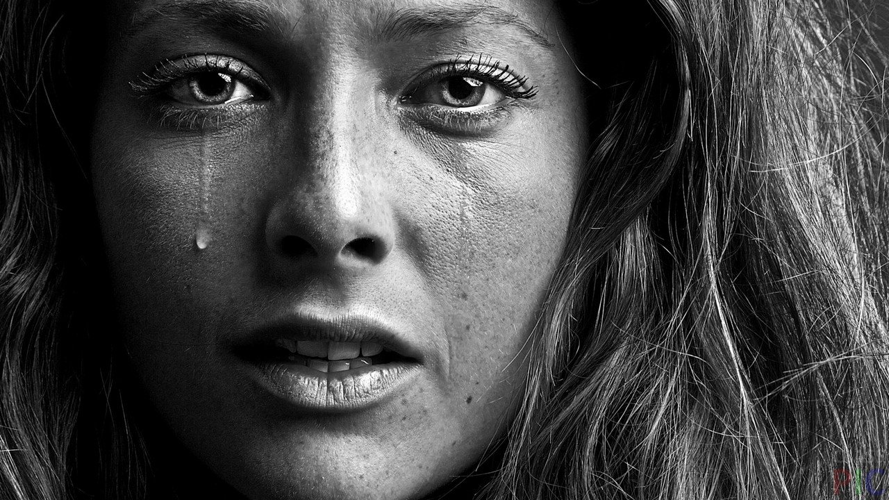 Психосоматика: как плачет тело за невыплаканные слезы