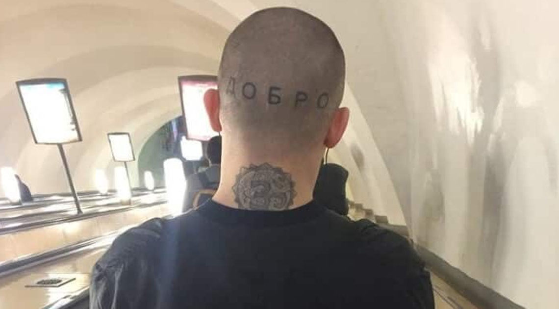 19 модников и модниц в метро, которых сложно не заметить 19 модников и модниц в метро, которых сложно не заметить