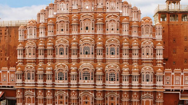 Дворец Ветров в Индии: гарем махараджи, в котором 950 окон и нет ни одной лестницы.